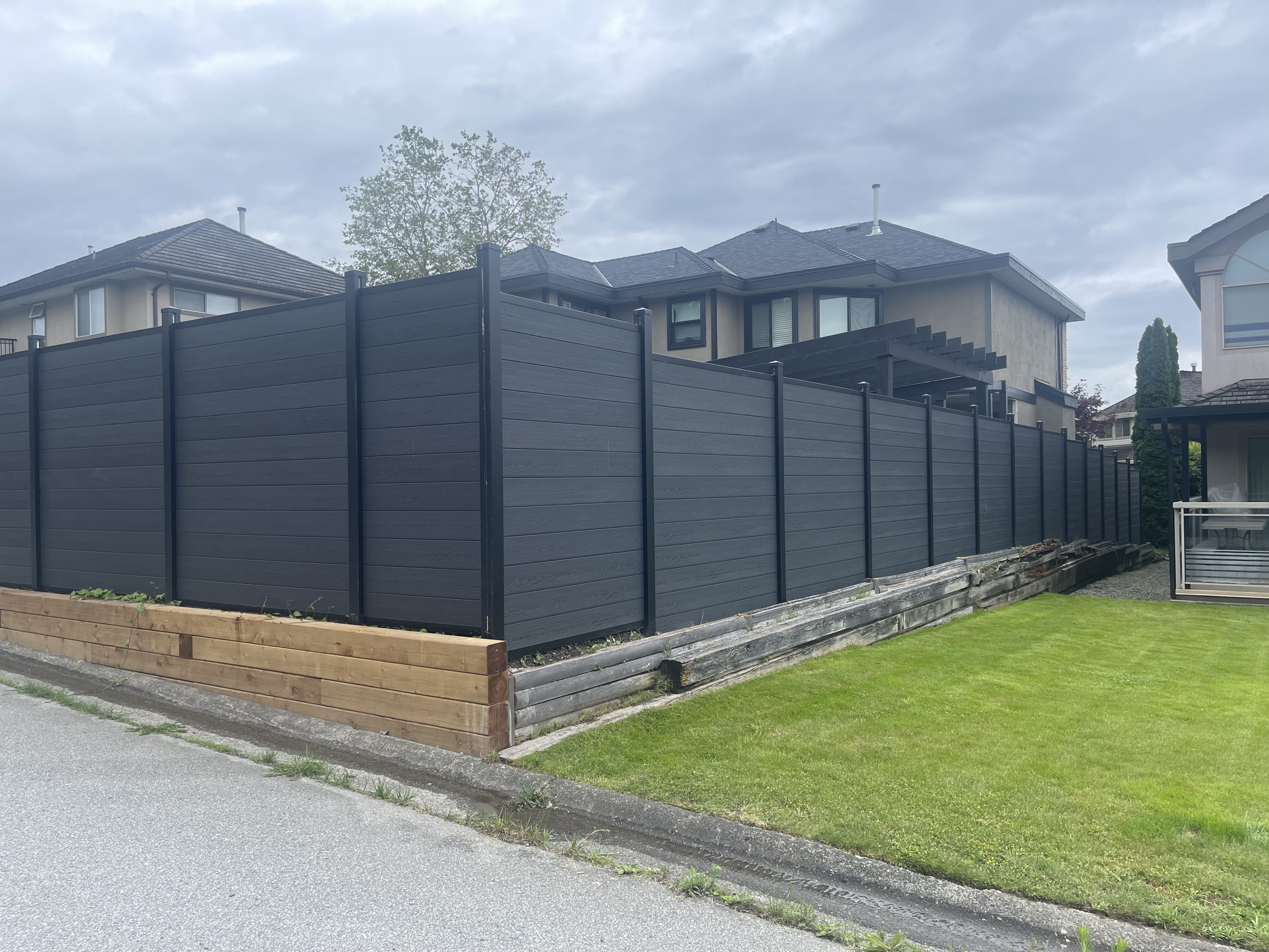prevent green algae on composite fences
